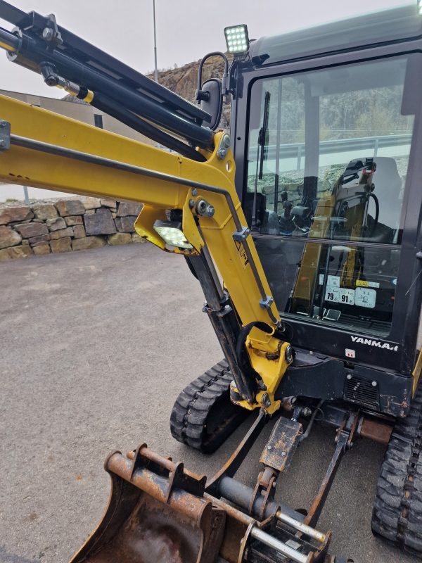 Yanmar SV18 (2 tonnes) agri-tract