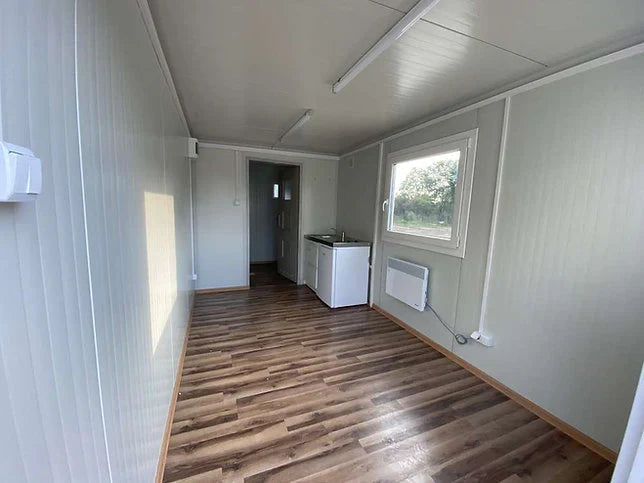 Conteneur 6×2,40 m + WC, douche et cuisine agri-tract