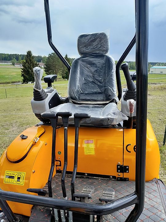 Mini-pelle 2 tonnes agri-tract