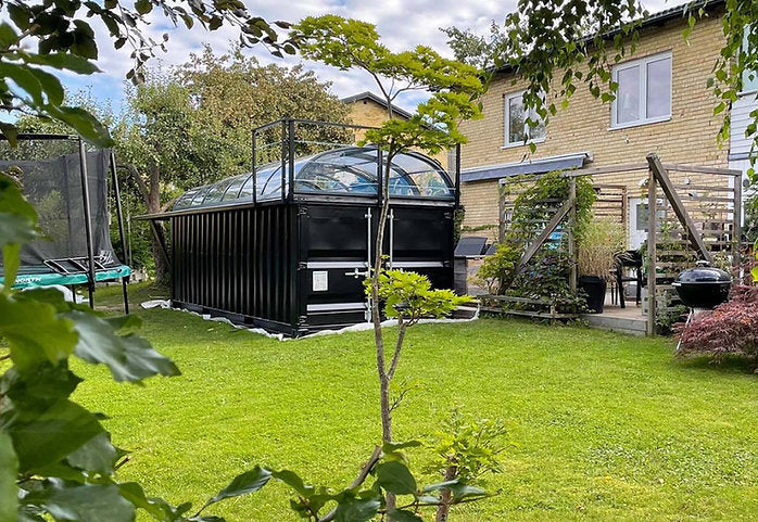 Piscine conteneur prête à l'emploi 6,11 x 2,5 m avec toit, Pack Premium agri-tract
