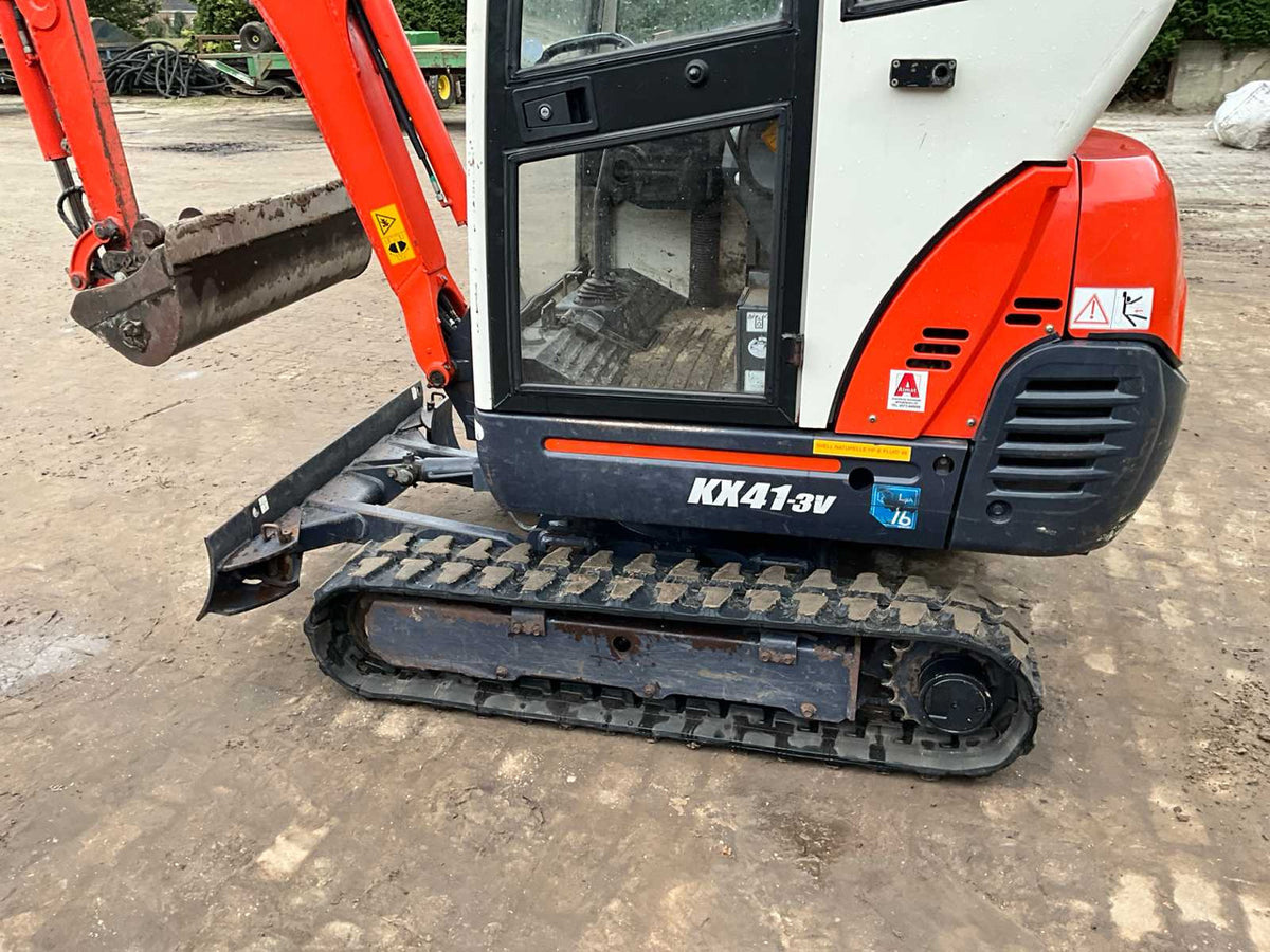 Kubota KX41-3V + 3 Caçambas – 1,6T agri-tract